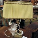 49 4077 BORDSLAMPA